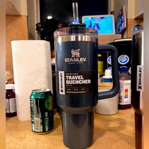 STANLEY MIDNIGHT PEARLESCENT RARE 40 OZ TUMBLER
